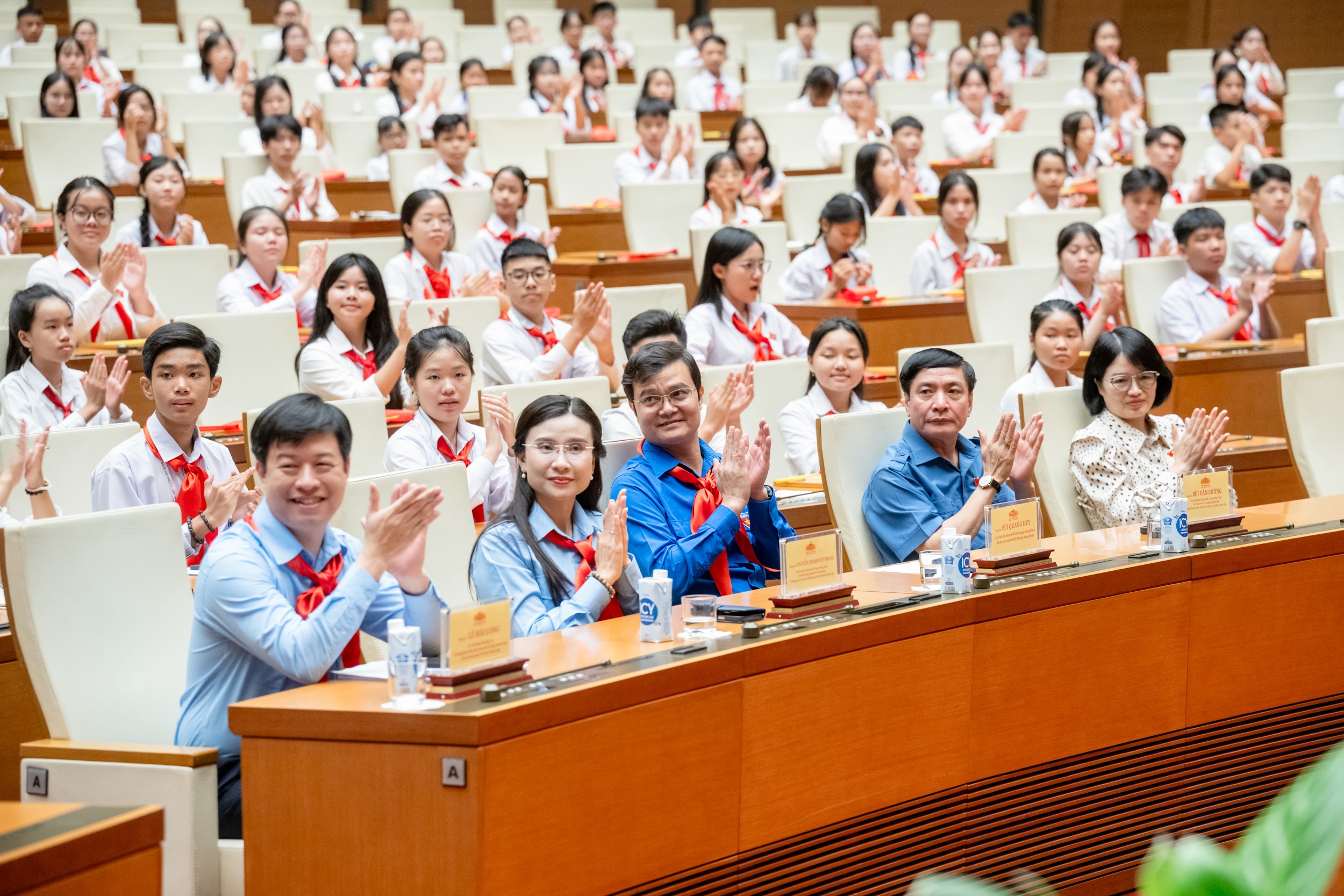 Phiên họp giả định "Quốc hội trẻ em" lần thứ 2 - năm 2024 diễn ra tại Nhà Quốc hội- Ảnh 6.