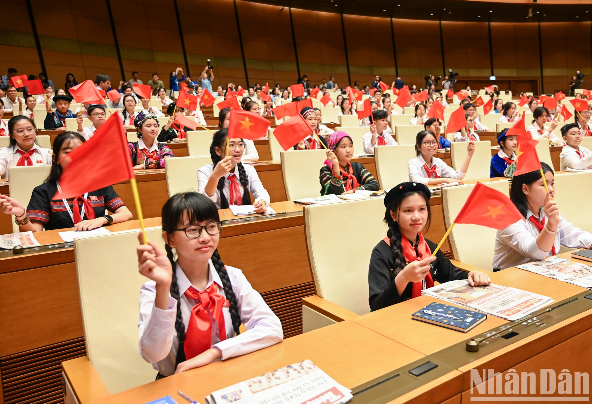 [Ảnh] “Quốc hội trẻ em” chất vấn về bạo lực học đường và tác hại của thuốc lá ảnh 2