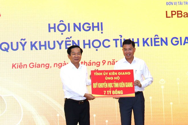 85 tỉ đồng giúp sinh viên Kiên Giang không phải bỏ học