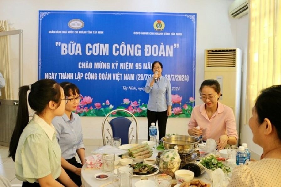 23.9 tin Cong doan