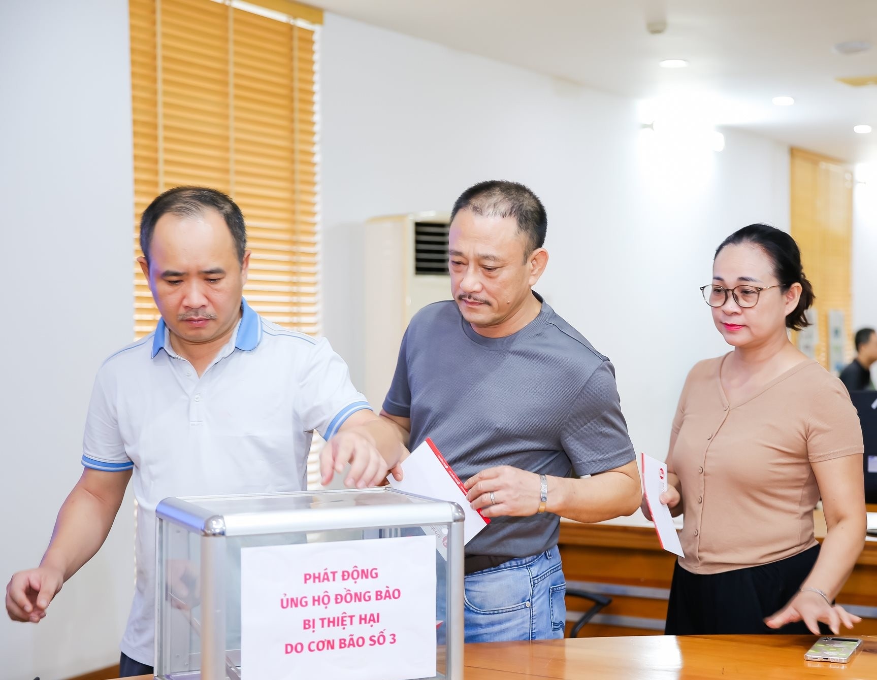 bao nghe an quyen gop ung ho nhan dan cac tinh phia bac bi thiet hai do bao lu hinh 1