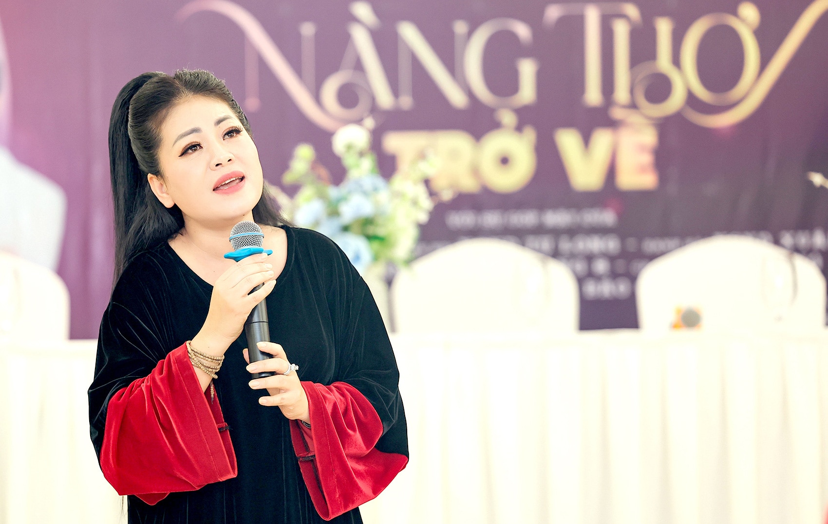 Ca sĩ Anh Thơ làm live show tri ân quê hương - Ảnh 1.