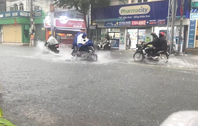 Cảnh báo triều cường vùng hạ lưu sông Sài Gòn đạt đỉnh, Bình Phước một xã bị ngập sâu ảnh 1