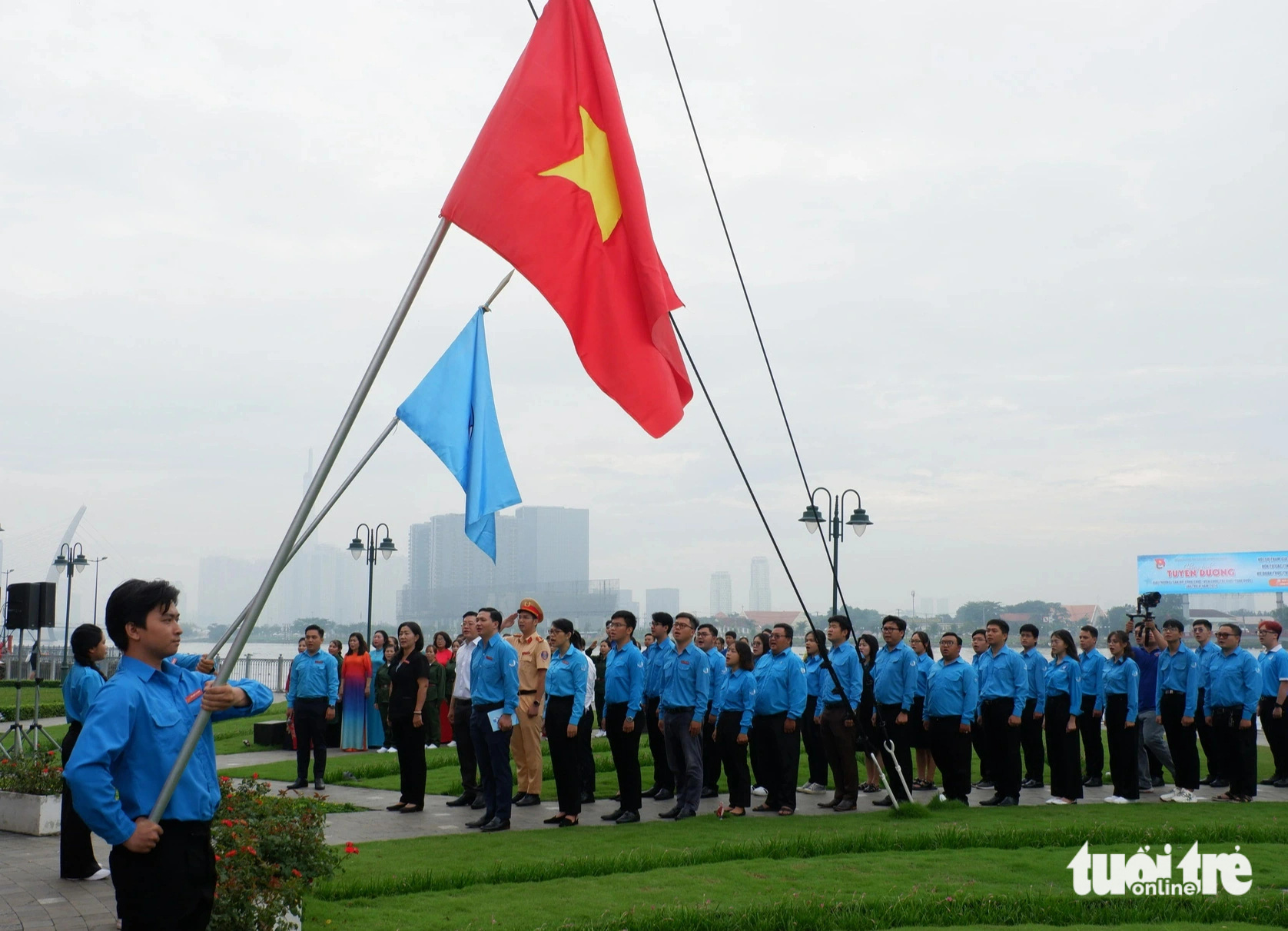 Chào cờ 'Tôi yêu Tổ quốc tôi' mừng Quốc khánh 2-9 - Ảnh 2.