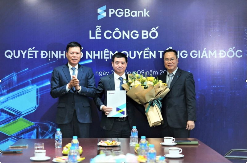 Có 16 cổ đông nắm hơn 97% vốn nhưng PGBank lại chọn một gương mặt lạ ngồi 