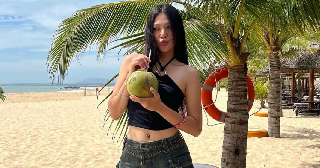 "Con gái màn ảnh" của Quyền Linh: Gen Z cao 1,74m, đời thường gợi cảm