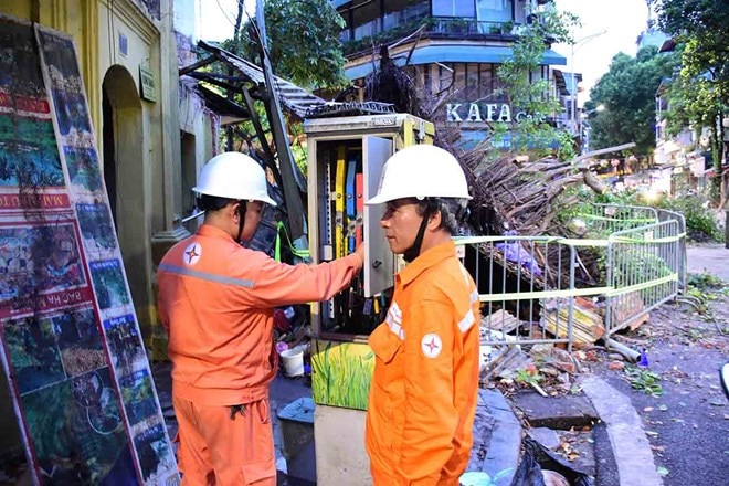 EVNHANOI đảm bảo cung cấp điện an toàn trước bão Yagi