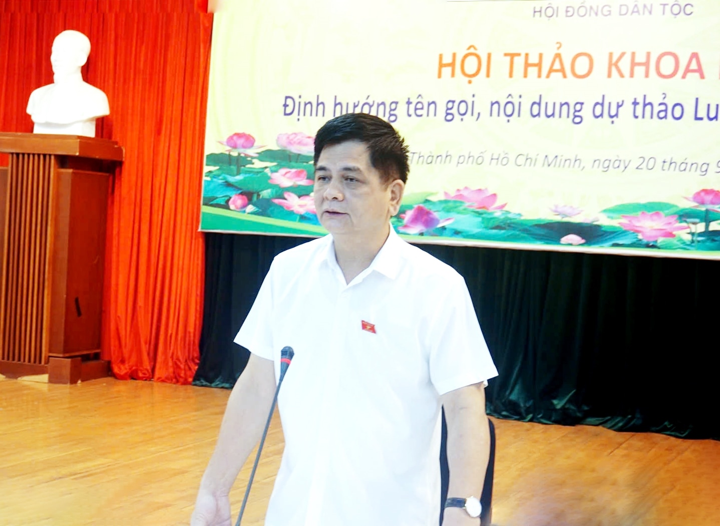 TS. Nguyễn Lâm Thành, Phó Chủ tịch Hội đồng Dân tộc của Quốc hội phát biểu đề dẫn Hội thảo