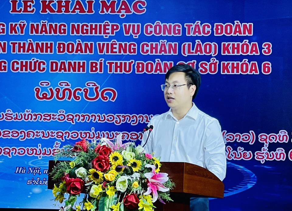 Phó Bí thư Thành đoàn Hà Nội Trần Quang Hưng phát biểu khai mạc lớp bồi dưỡng