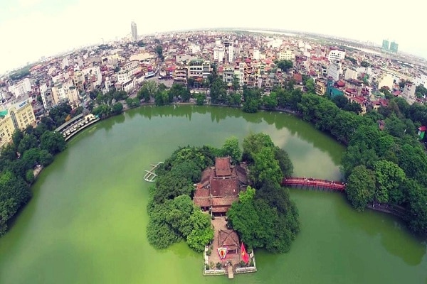 Hà Nội đã triển khai mô hình du lịch không khói thuốc ở 30 điểm du lịch, di tích lịch sử văn hóa tại quận Hoàn Kiếm như: Đền Ngọc Sơn, đền Bà Kiệu, chùa Quán Sứ, chùa Bà Đá...