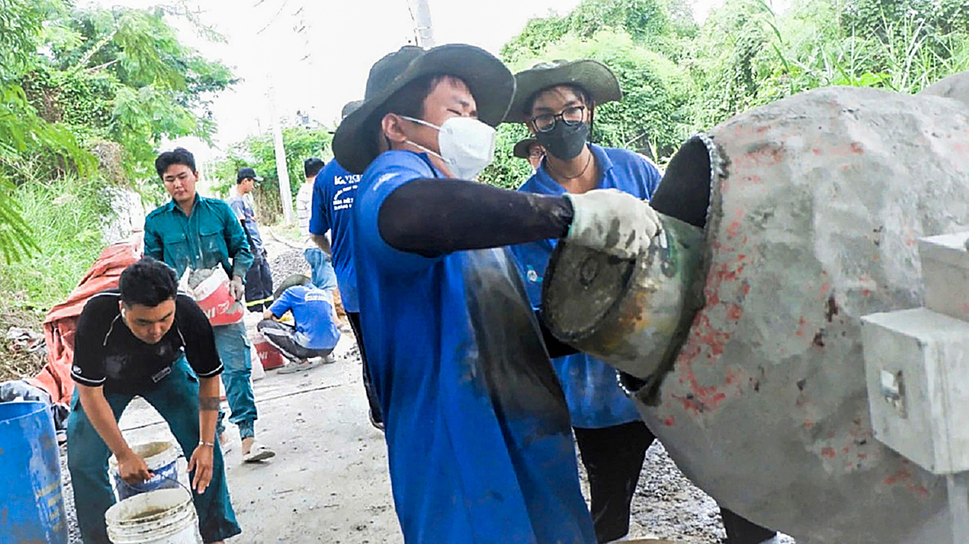 Làm tốt nhiều hoạt động phát sinh trong hè tình nguyện - Ảnh 2.