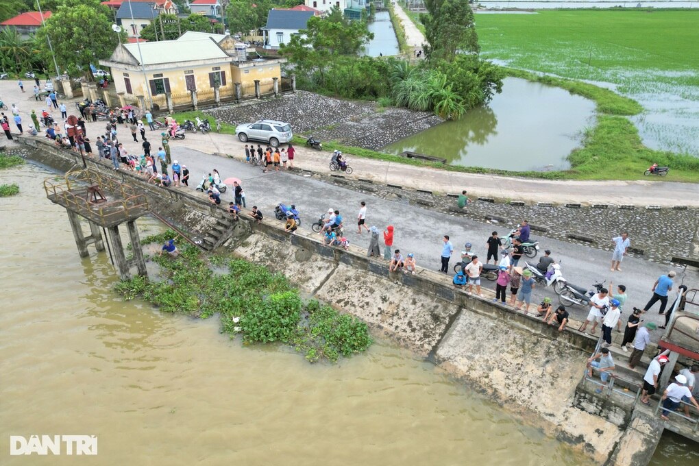 Lũ sông Hoàng Long rút, Ninh Bình dừng lệnh di dân - 1