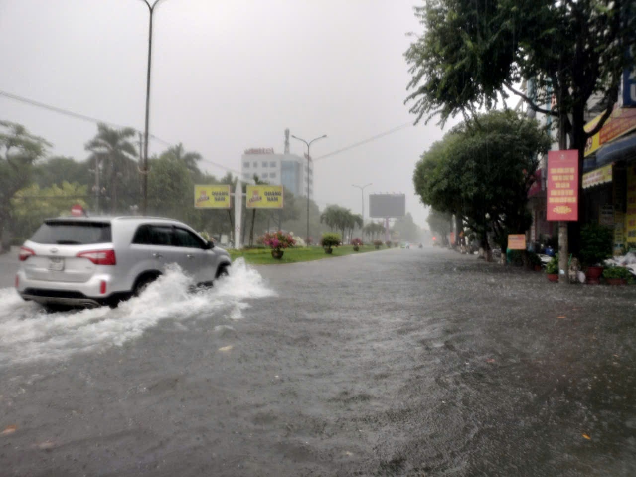 Mưa lớn kéo dài, Quảng Nam cho học sinh nghỉ học từ ngày mai 19.9- Ảnh 1.