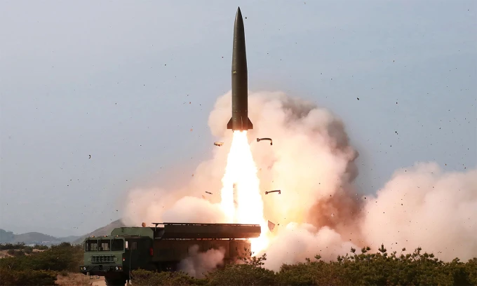 Tên lửa đạn đạo Triều Tiên rời bệ phóng trong cuộc thử nghiệm tháng 5-2019. Ảnh: KCNA