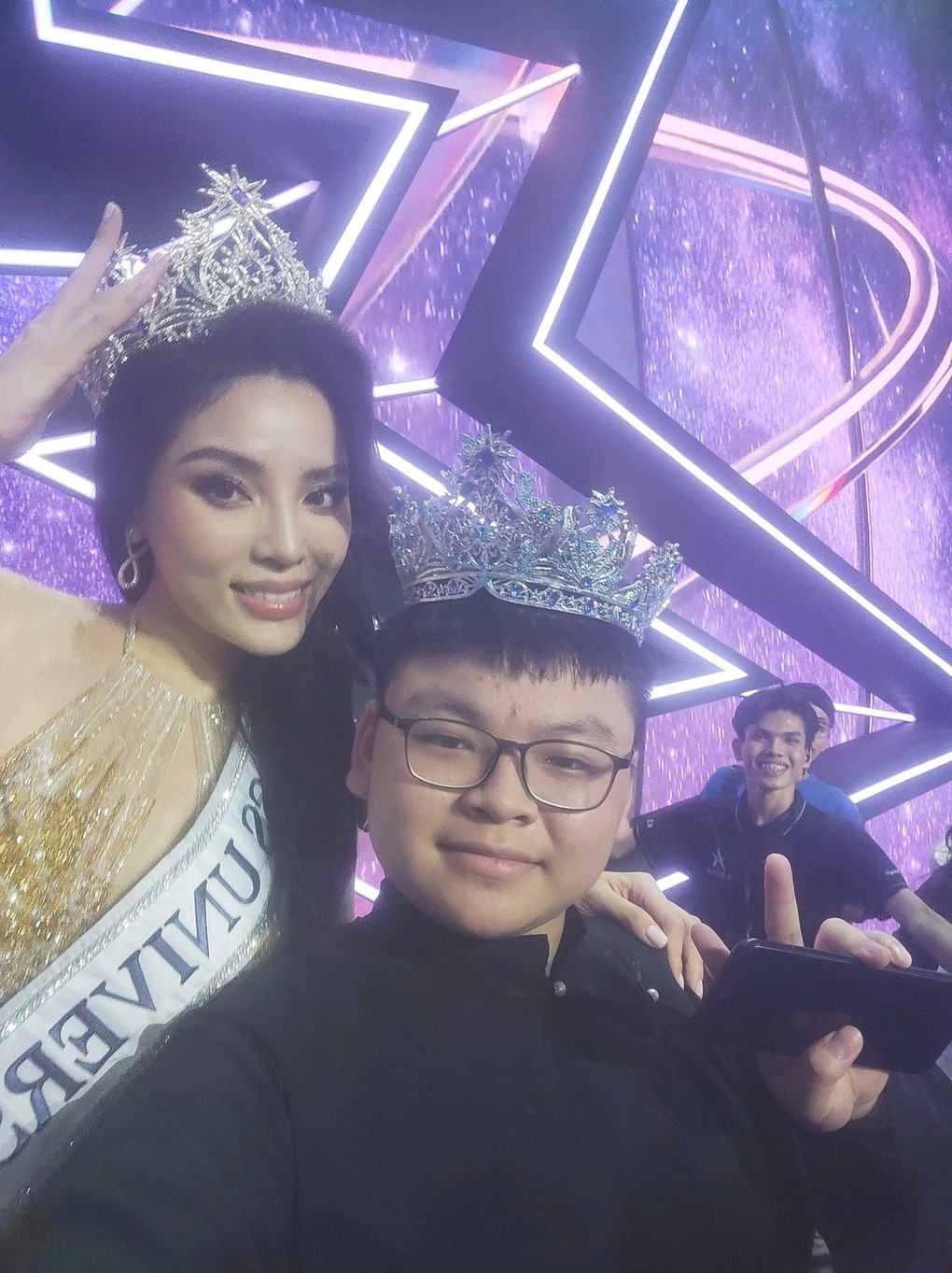 Nam sinh 13 tuổi đứng sau thiết kế vương miện Miss Universe Vietnam 2024 - 2