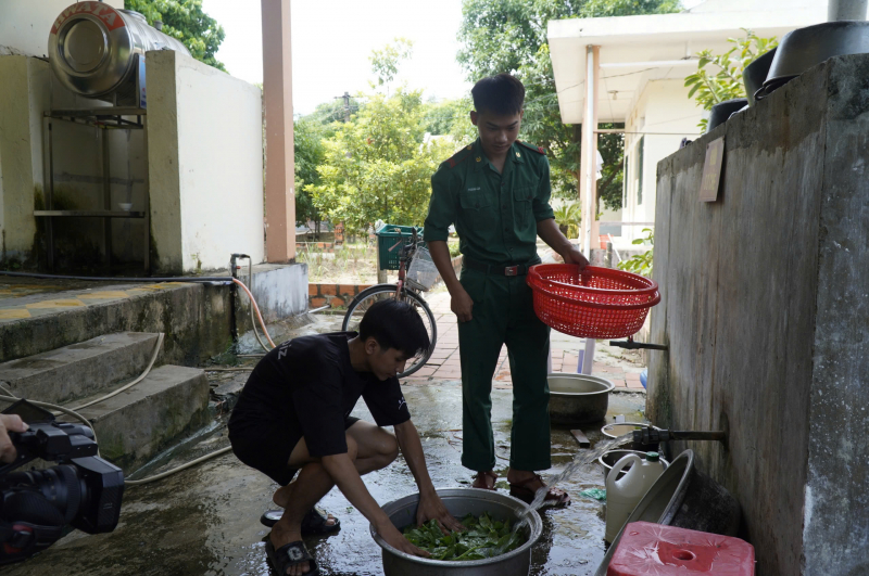 “Con nuôi Biên phòng” đỗ Học viện Biên phòng  -0