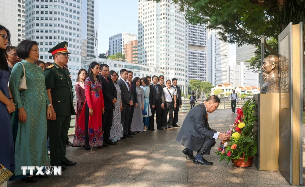 シンガポールのベトナム人が国に向かって団結 - Vietnam.vn