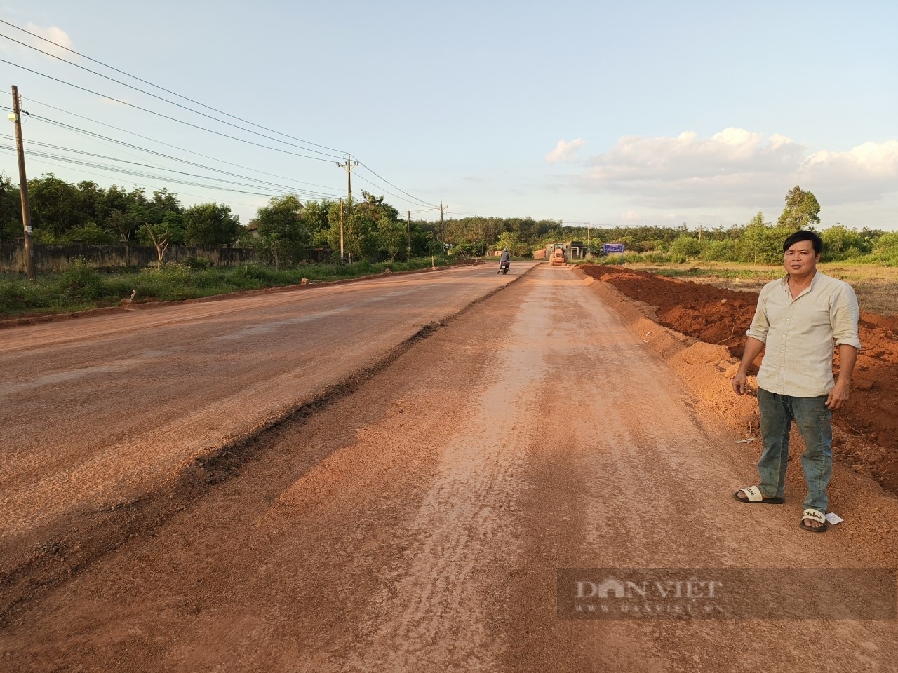 Bình Phước lan tỏa phong trào “Dân vận khéo, việc phố, việc làng; đất vàng cũng hiến” - Ảnh 1.