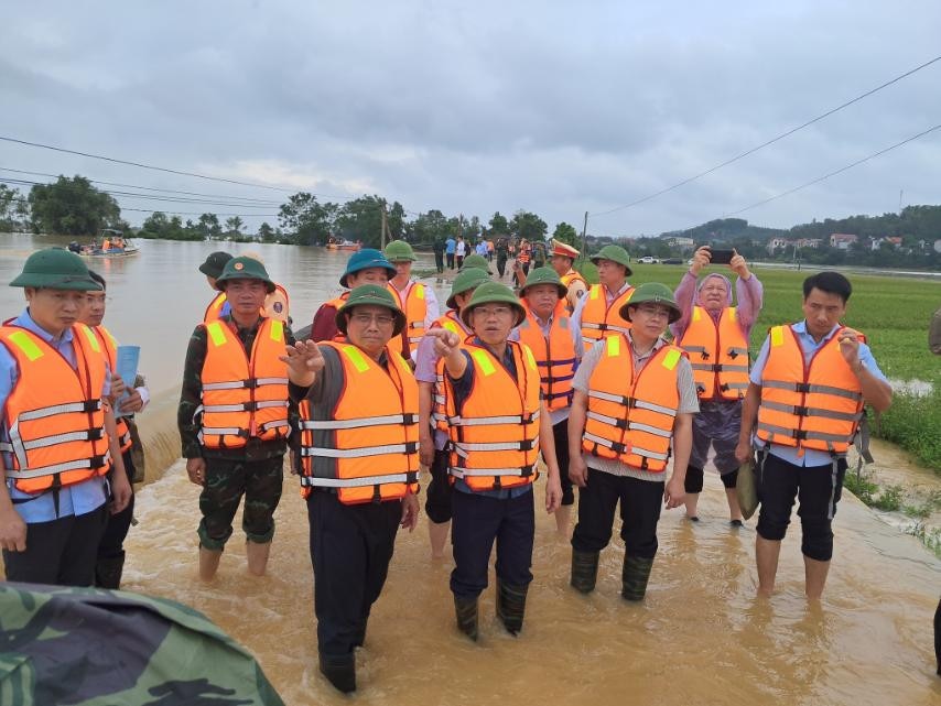 Thủ tướng về xã bị cô lập của Bắc Giang, kiểm tra công tác ứng phó mưa lũ- Ảnh 2.