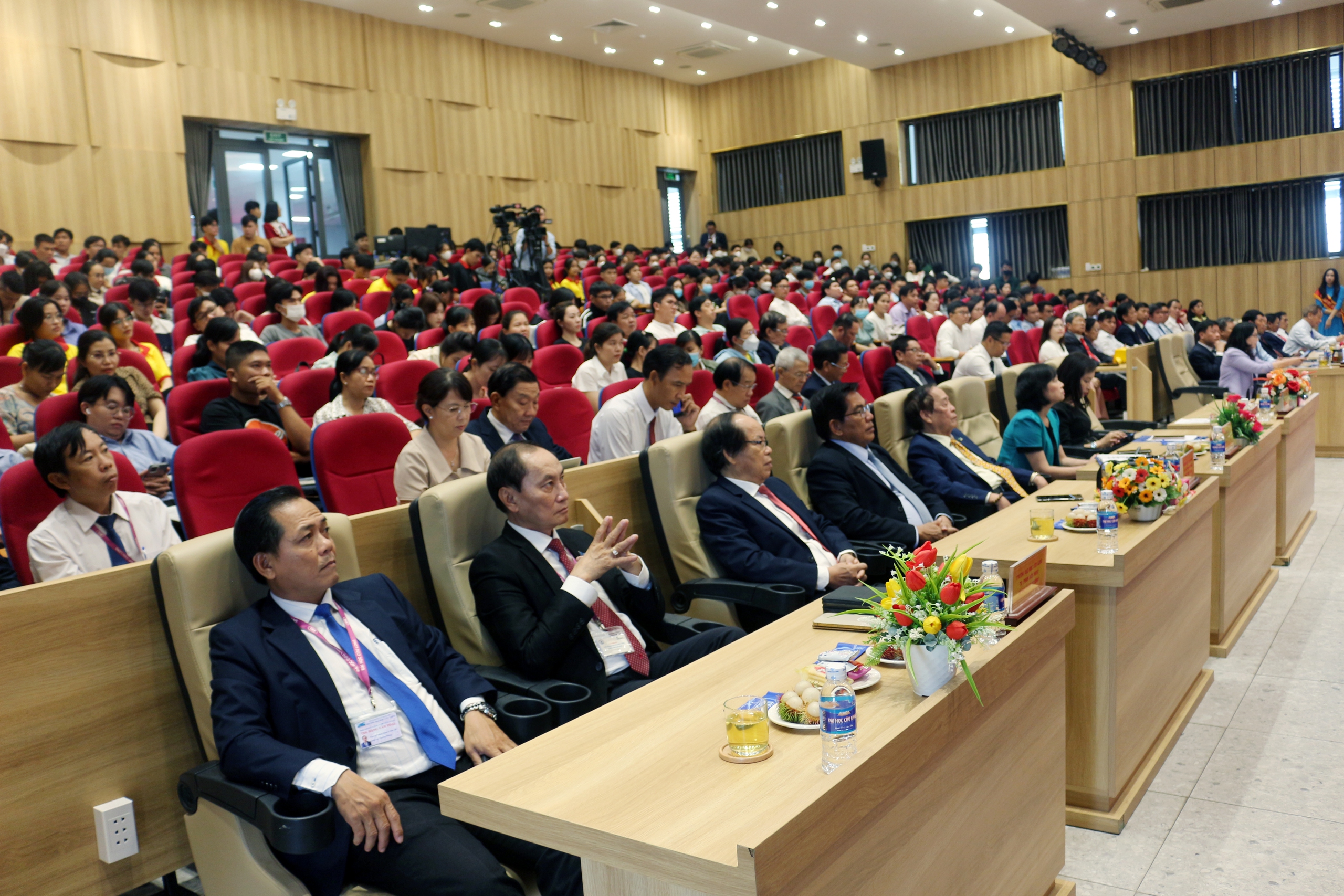 Trường Đại học Cửu Long khai giảng lớp chuyên khoa cấp I đầu tiên của trường- Ảnh 1.