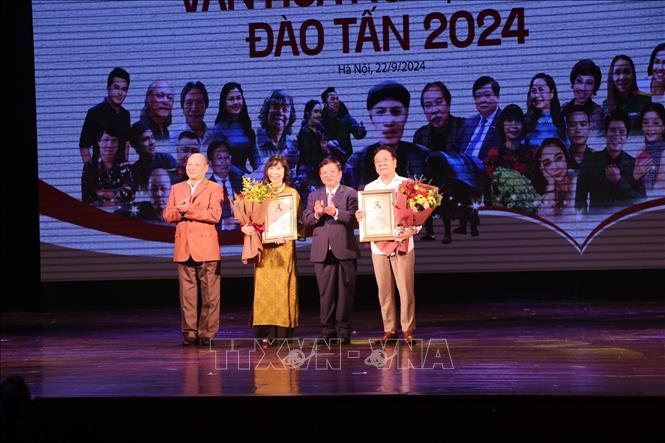 vinh danh 18 tap the ca nhan tai giai thuong dao tan 2024 hinh 1