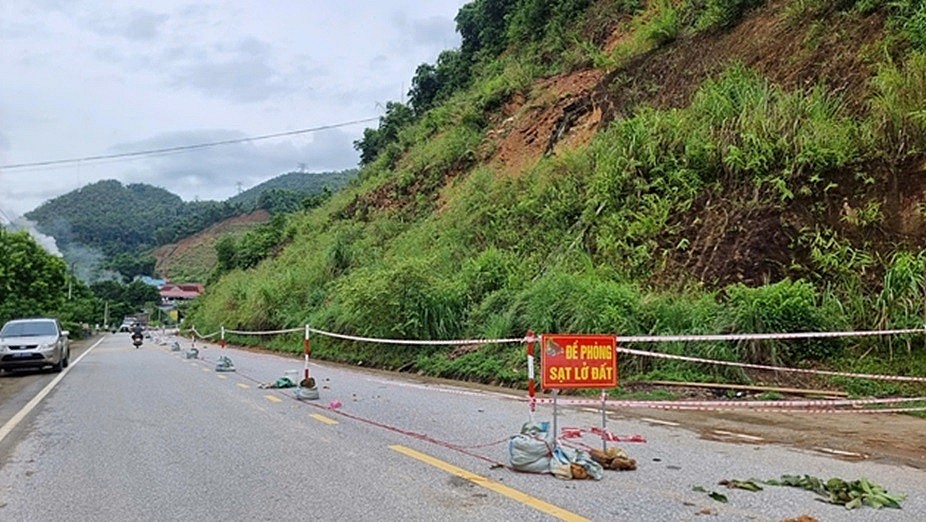 Mưa lớn trên diện rộng, nhiều huyện miền núi tỉnh Thanh Hóa có nguy cơ bị sạt lở