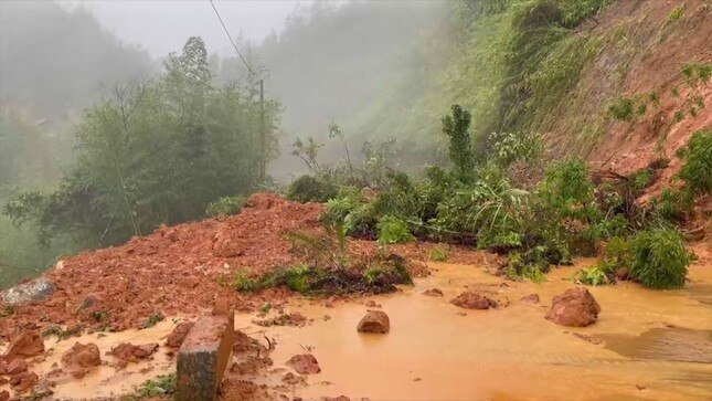 Phó Thủ tướng Hồ Đức Phớc kiểm tra, chỉ đạo công tác khắc phục hậu quả mưa lũ ở Cao Bằng