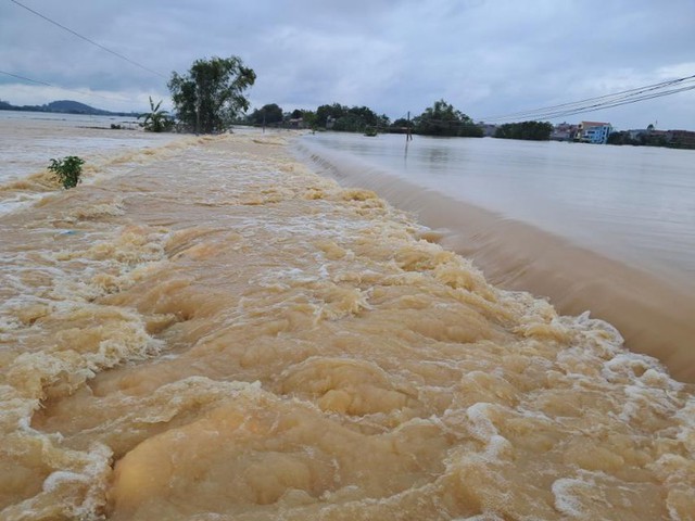 Thủ tướng kiểm tra, chỉ đạo công tác ứng phó mưa lũ, thiên tai, cứu hộ, cứu nạn tại tỉnh Bắc Giang