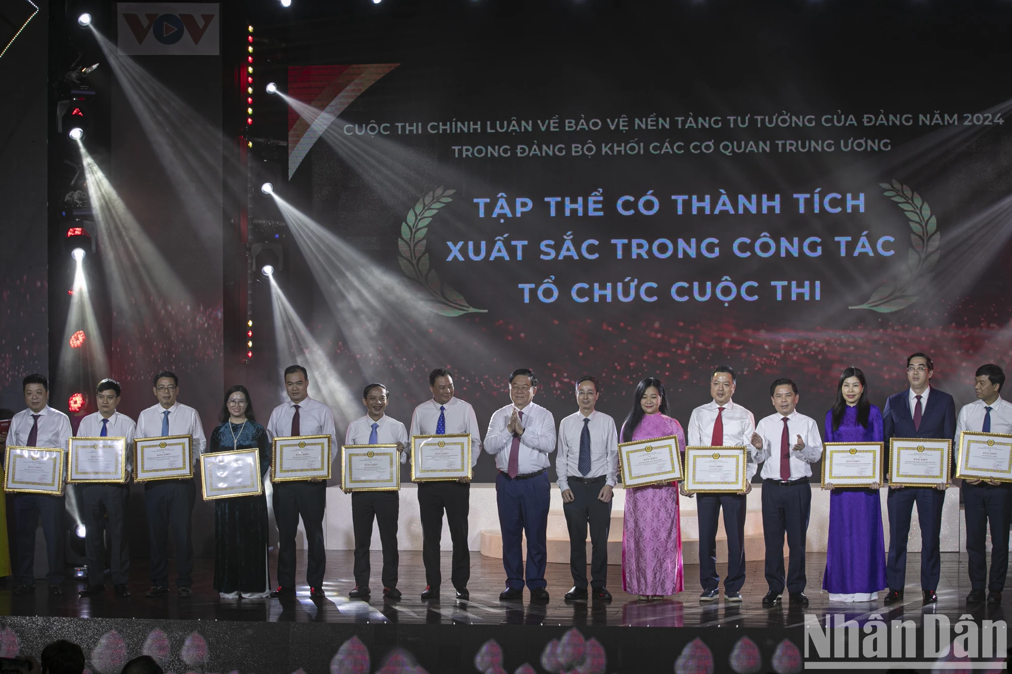 [Ảnh] Trao giải Cuộc thi chính luận về bảo vệ nền tảng tư tưởng của Đảng trong Đảng bộ Khối các cơ quan Trung ương ảnh 3