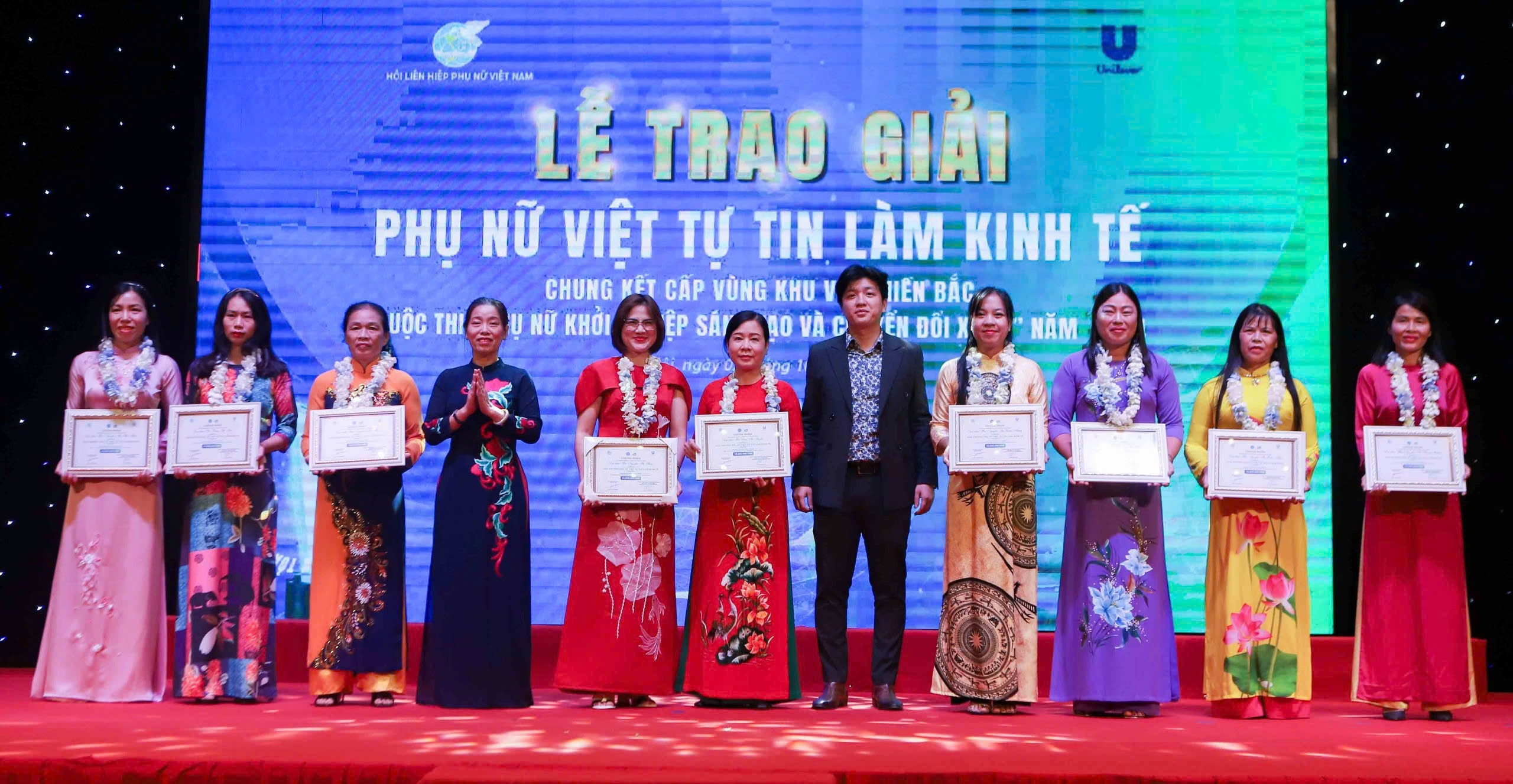 "Nuôi gà thảo dược vi sinh dưới tán hồi" giành giải Đặc biệt Cuộc thi Phụ nữ khởi nghiệp cấp vùng miền Bắc- Ảnh 7.