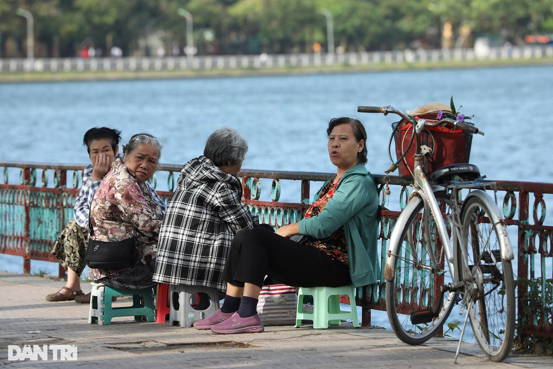 Hà Nội se lạnh trong buổi sáng mùa thu - 13