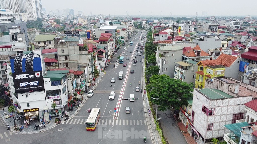 Giao thông trên đường Âu Cơ - Nghi Tàm ra sao sau khi được mở rộng 6 làn xe ảnh 2