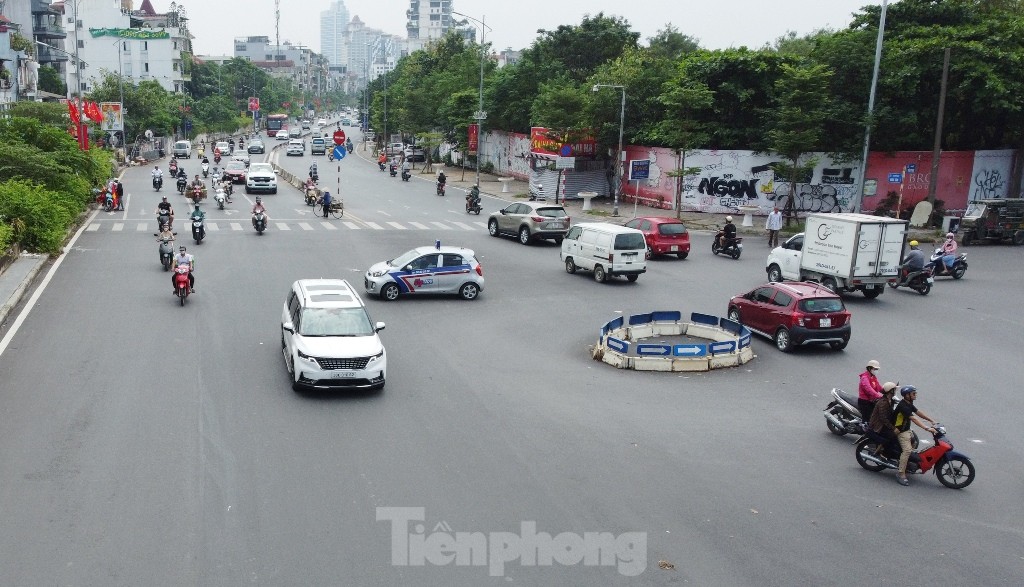 Giao thông trên đường Âu Cơ - Nghi Tàm ra sao sau khi được mở rộng 6 làn xe ảnh 8