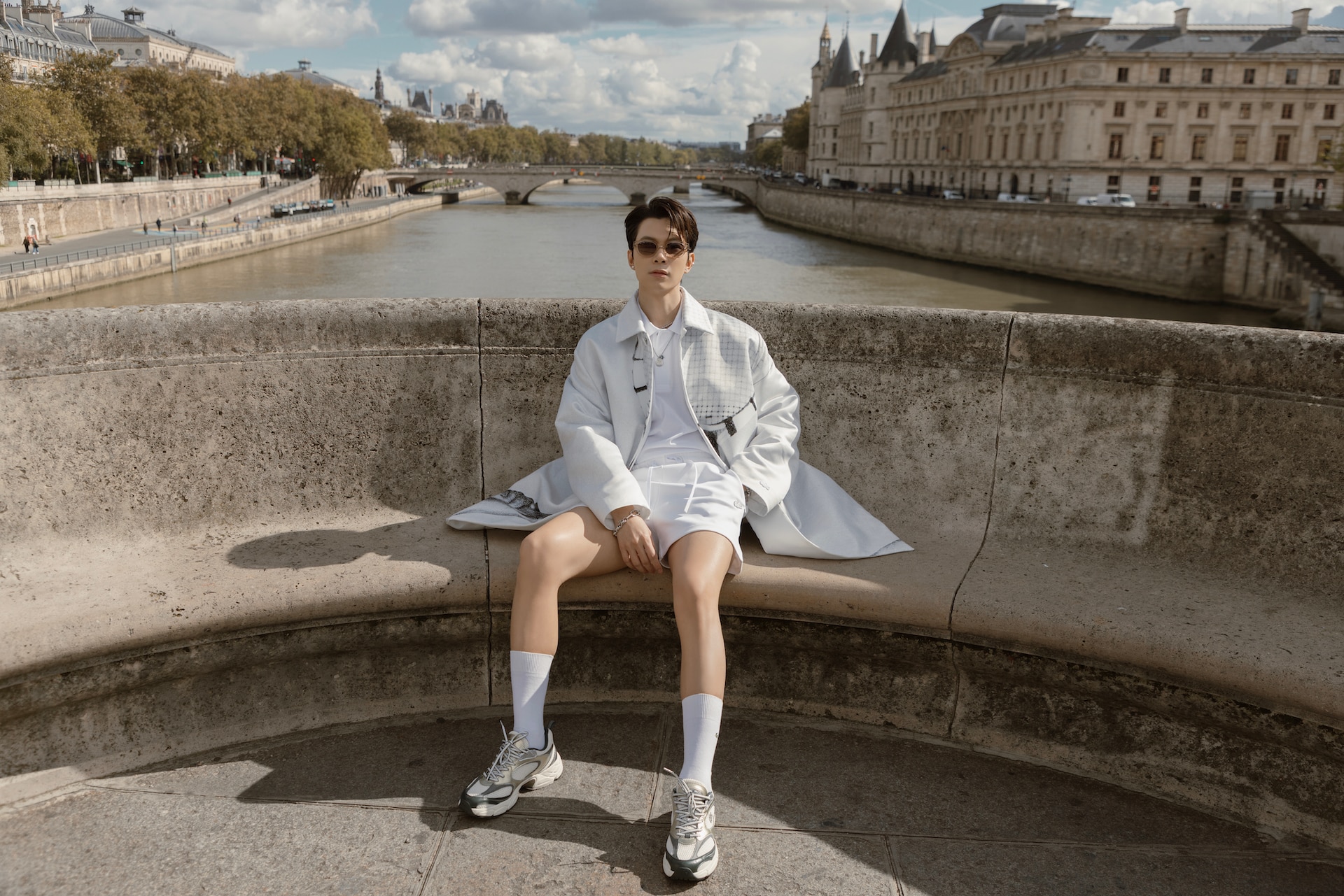 Anh Tú Atus được săn đón tại Paris Fashion Week- Ảnh 7.