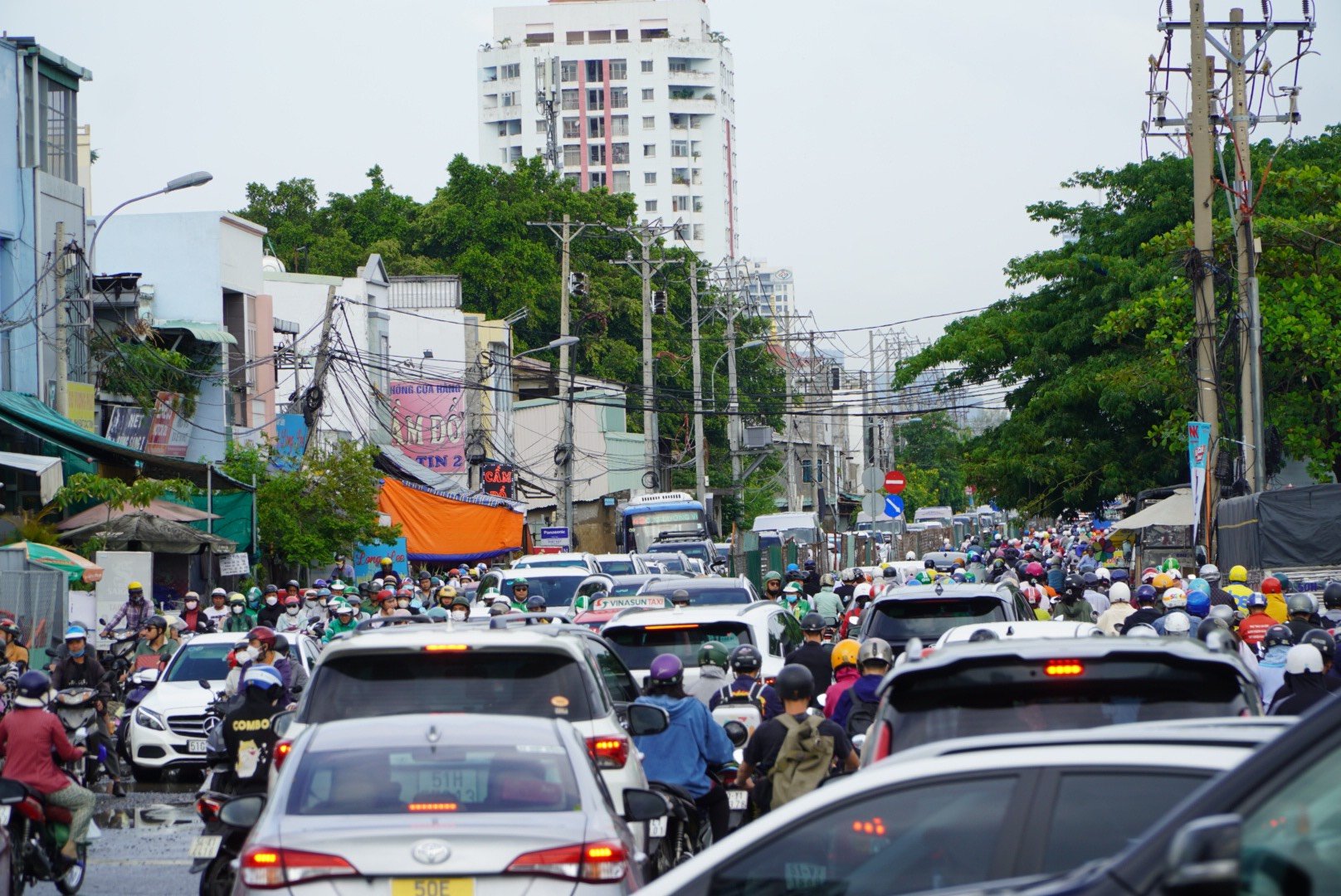 Vì sao TP.HCM tính tới phương án làm đường trên cao tại các cửa ngõ?- Ảnh 2.