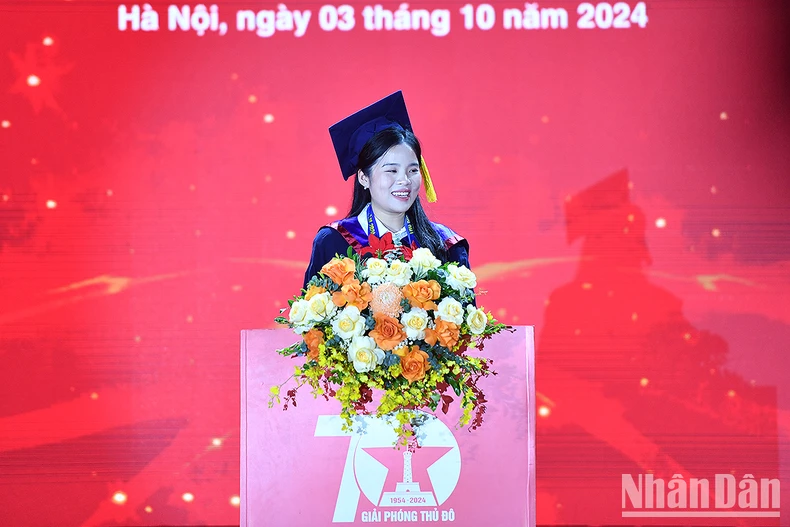 Thành phố Hà Nội tuyên dương 100 thủ khoa xuất sắc, tiêu biểu năm 2024 ảnh 4