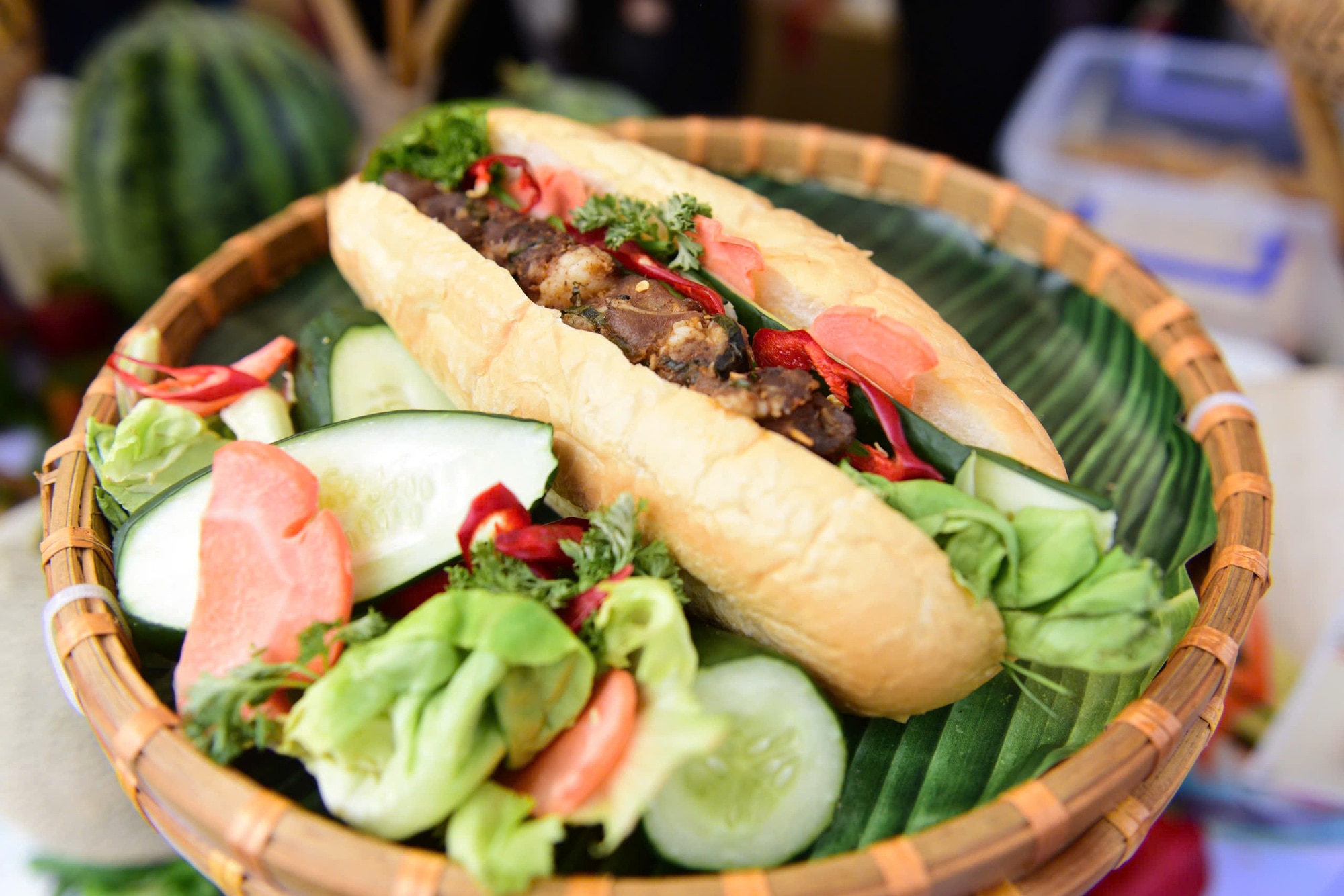 Vietnam Phở Festival 2024: Khách xếp hàng dài, bánh mì, chả giò cũng cháy hàng - Ảnh 5.