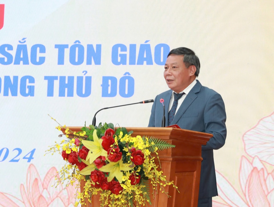 Phó Bí thư Thành ủy Hà Nội Nguyễn Văn Phong phát biểu tại buổi gặp mặt