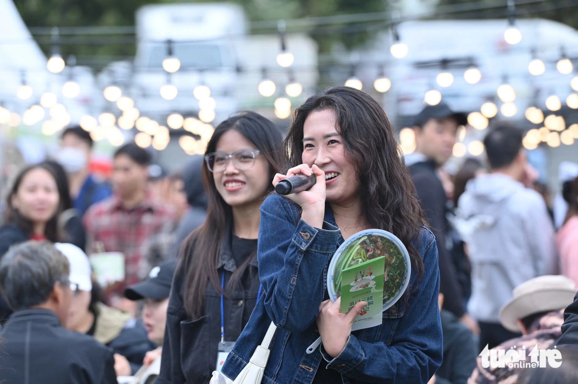 Khách xếp hàng dài chờ vào lễ hội Vietnam Phở Festival tại Seoul - Ảnh 9.