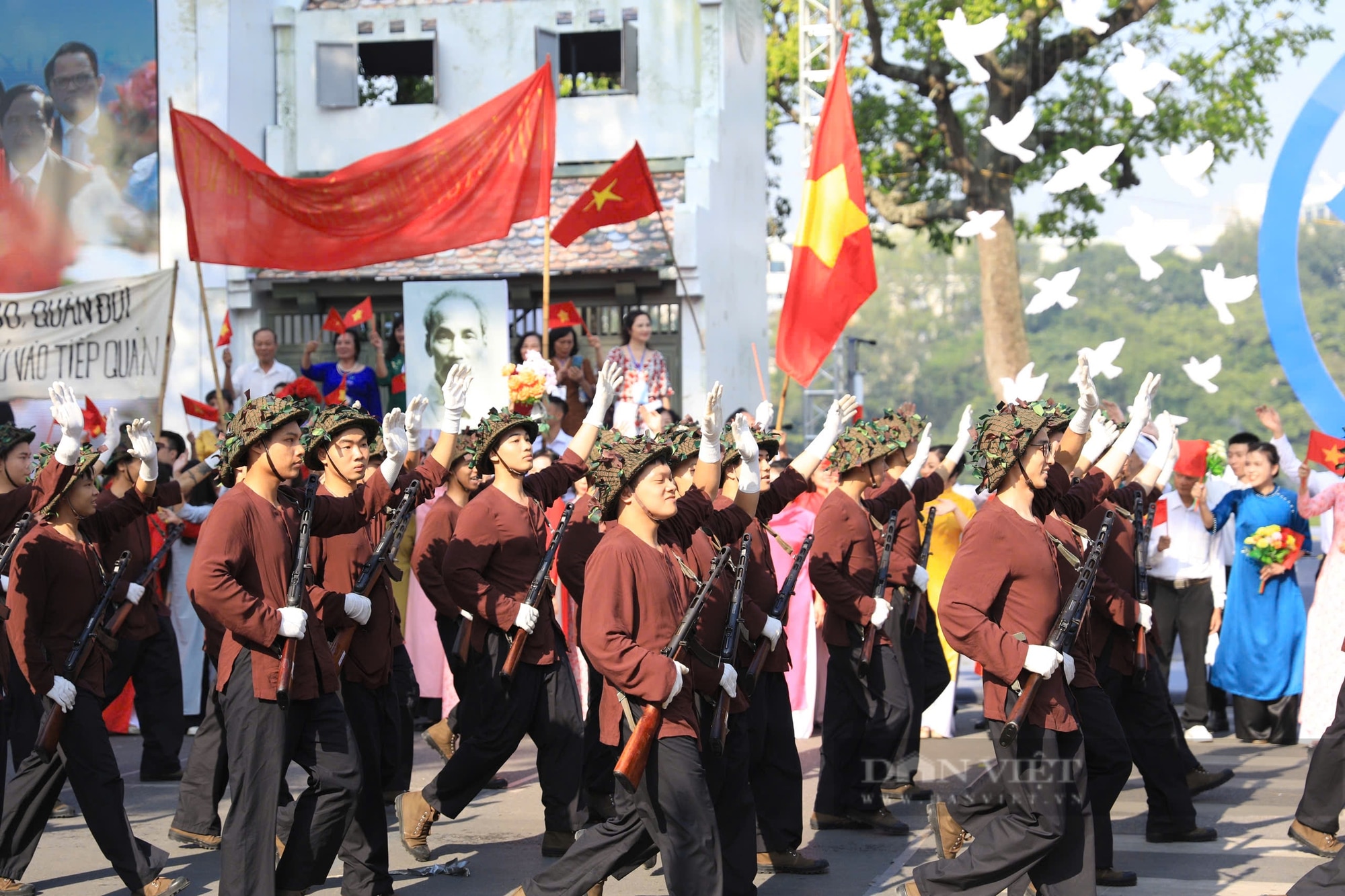 Tái hiện hình ảnh Hà Nội ngày 10/10/1954 - Ảnh 8.