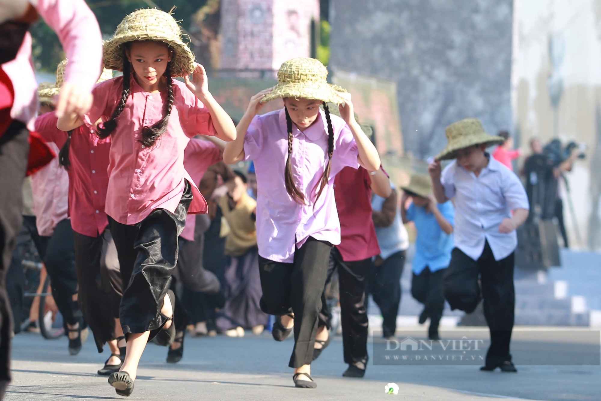 Tái hiện hình ảnh Hà Nội ngày 10/10/1954 - Ảnh 14.