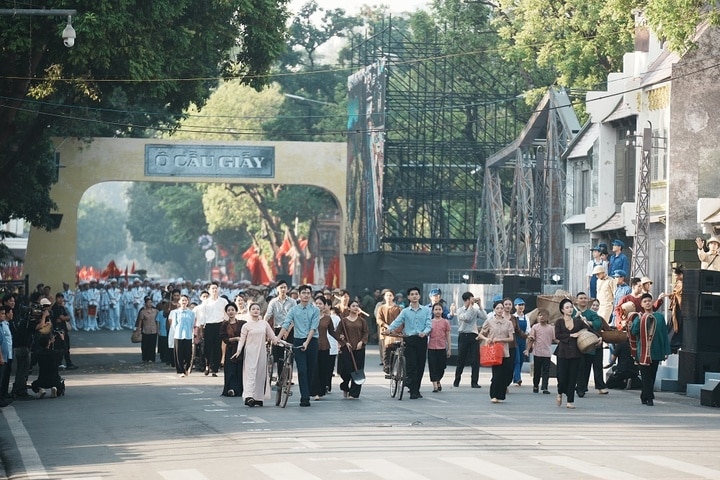 Hoàng Công Cường gây choáng với đại thực cảnh ở Hà Nội có 10.000 người tham gia - 3