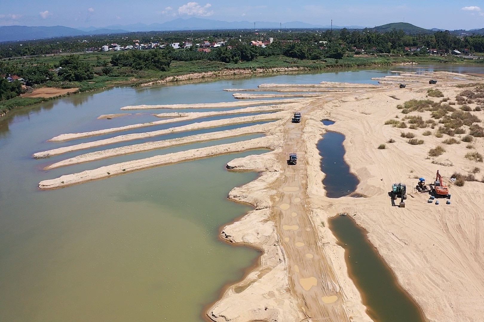 Mỏ cát lên sàn đấu, giá cao gấp 200 lần: Thu thêm nghìn tỷ, sao cho ngoại lệ?