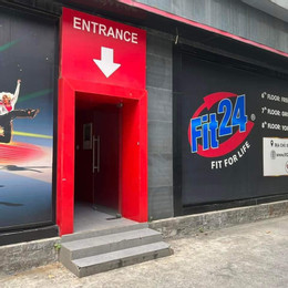 សម 24 ដុង cua 2.jpg