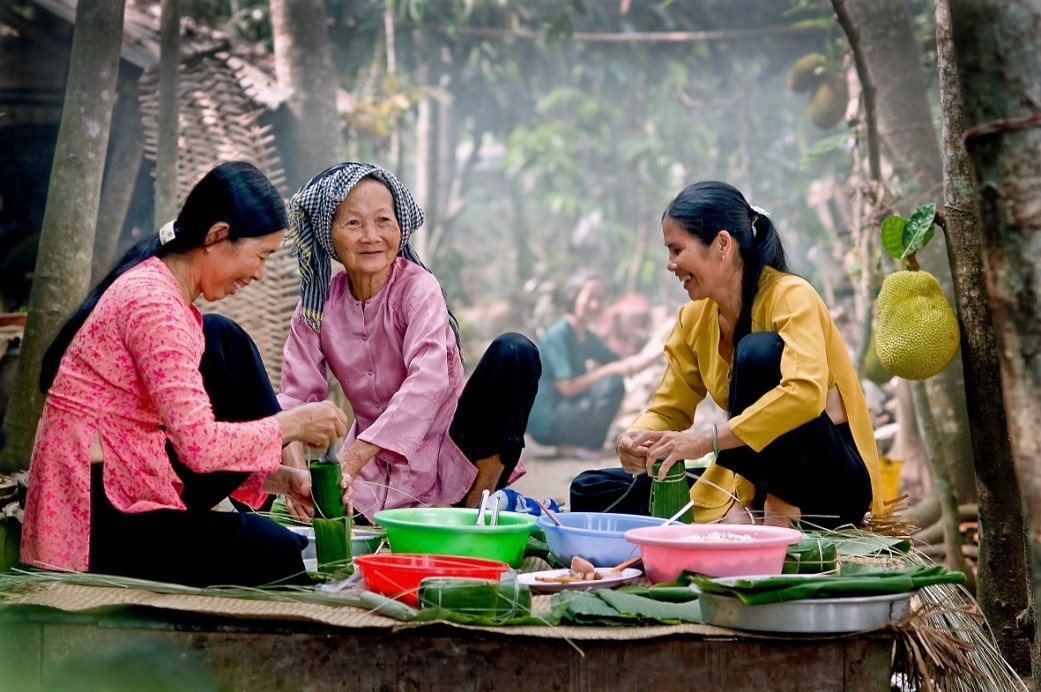 Các nghệ nhân làm bánh dân gian (Ảnh minh họa)