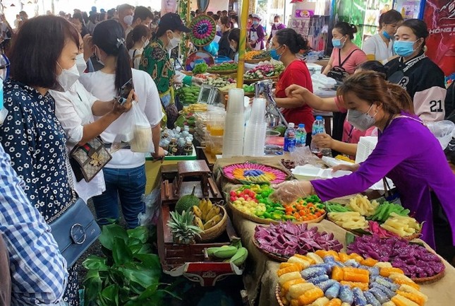 Hội tụ 500 loại bánh truyền thống trong lễ hội 'Hương vị 3 miền' tại TPHCM ảnh 2