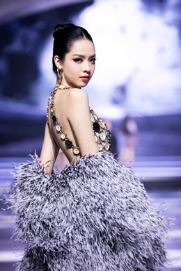 خانم تان توی.jpg