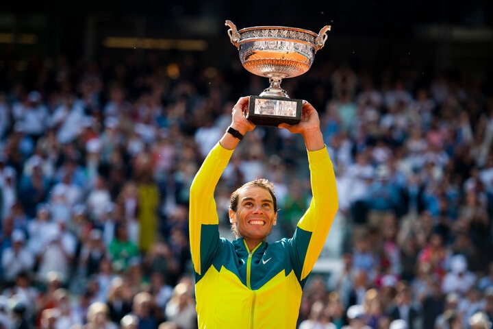 Năm 2022, Nadal nâng tổng số danh hiệu Roland Garros lên con số 14 bằng chiến thắng trước Casper Rudd. "Ông vua sân đất nện" là tay vợt giành nhiều danh hiệu Pháp mở rộng nhất lịch sử quần vợt. Trước đó, Nadal từng vô địch Roland Garros trong liên tiếp 3 giai đoạn là 2005 đến 2008, 2010 đến 2014 và 2017 đến 2020. Anh cũng là VĐV lớn tuổi nhất từng vô địch Pháp mở rộng (37 tuổi 2 ngày).