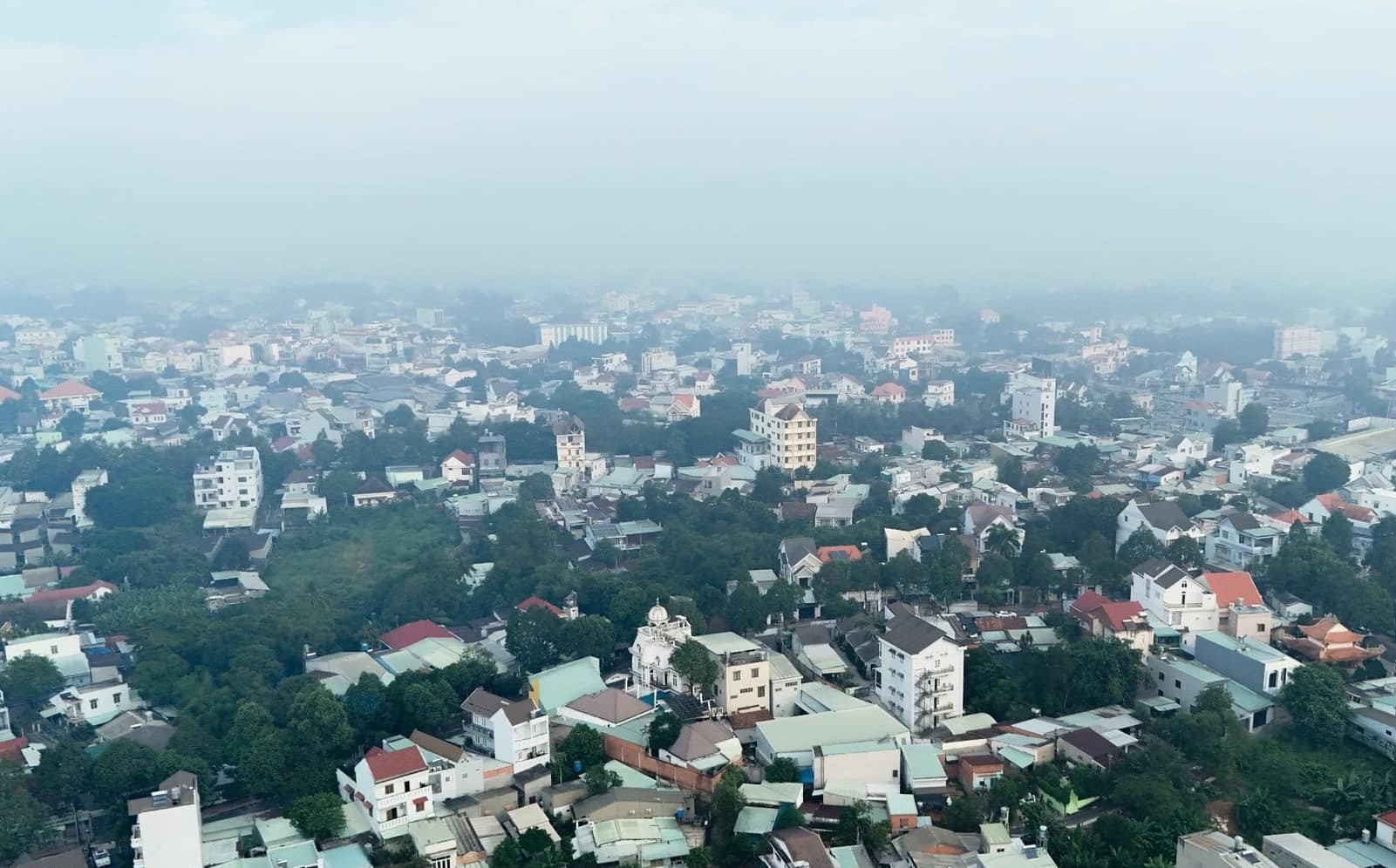 Sương mù dày đặc ở Bình Dương, se lạnh mờ ảo như Đà Lạt ảnh 8