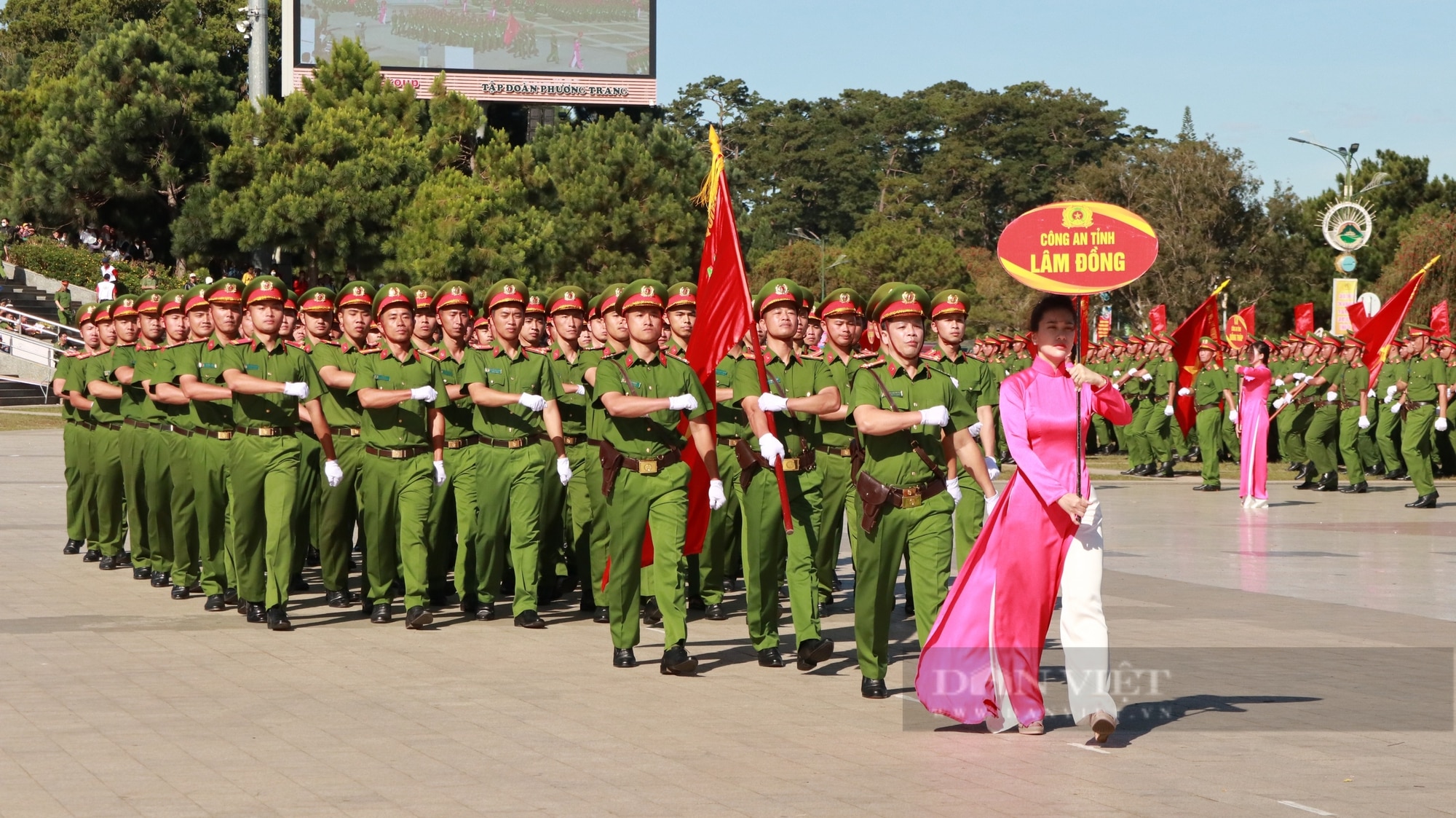 Mãn nhãn màn biểu diễn võ thuật của các chiến sĩ công an tại Đại hội khỏe 